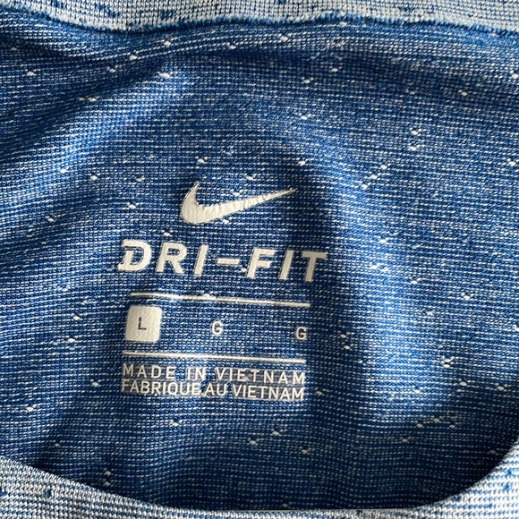 Women’s EUC NIKE Dri-fit L blue ombré tank - Picture 8 of 8